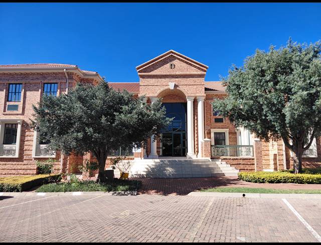 173M² OFFICE TO LET IN BRYANSTON
